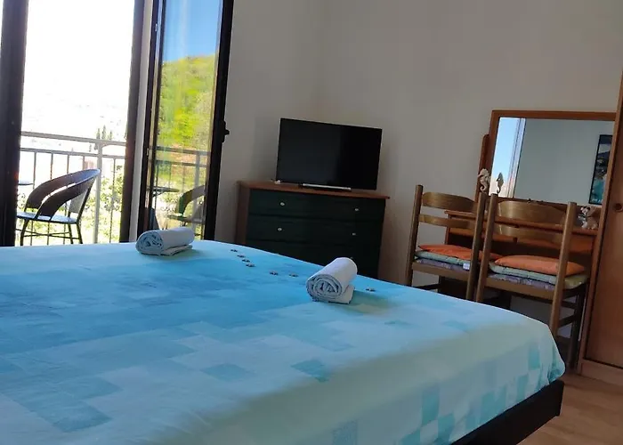 Yadi * Korčula