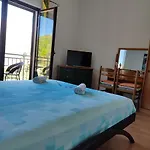 Yadi * Korčula